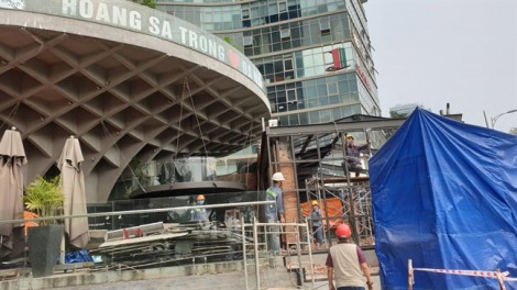 Đà Nẵng: Cưỡng chế phá bỏ nhà hàng trái phép dưới tòa nhà Bạch Đằng Complex
