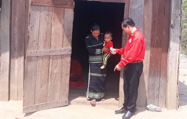 Tung bung ngay hoi ‘Dong hanh cung phu nu bien cuong’