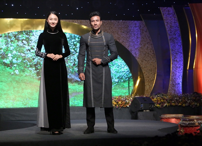 100.000 luot khach tham du Le hoi ao dai 2019