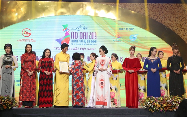 100.000 luot khach tham du Le hoi ao dai 2019