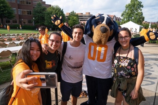 Học bổng du học đến 340 triệu đồng/năm và làm việc hưởng lương tại University of Tennessee, Knoxville, Mỹ