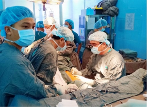 Bệnh viện Ung bướu TP.HCM tái tạo lưỡi cho bệnh nhân ung thư nói trở lại