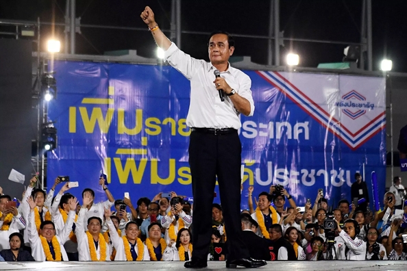 Tong tuyen cu o Thai Lan: Dang PPRP than quan doi bat ngo dan dau