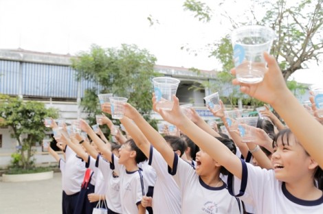 Ngày Nước thế giới: mang nước sạch đến với trẻ em