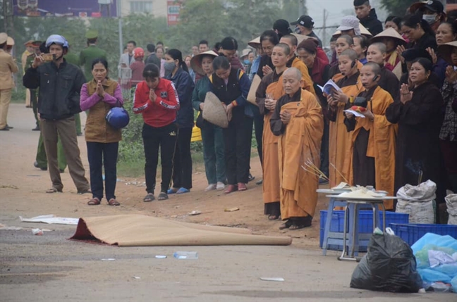 Vu 7 nguoi chet khi dua tang: o to tang toc 78km/h truoc luc lao vao doan nguoi