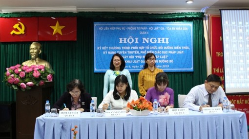 Quận 4: Ký kết liên tịch về bồi dưỡng kiến thức pháp luật cho phụ nữ