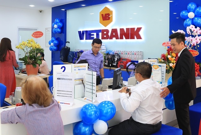 VietbankChi nhanh Bac Sai Gon tung bung khai truong, ngap tran qua tang