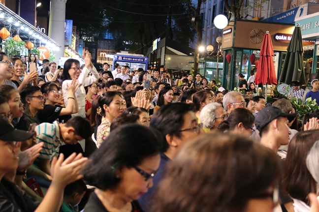 Danh ca Nhat Ban Tokiko Kato: ‘Van hat Diem xua bang tinh cam to lon nhat’