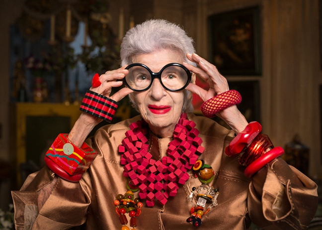 Iris Apfel: Nghi minh tre, ban se tre