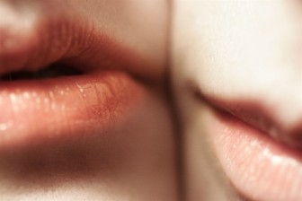 Nhận biết tình yêu chân chính và dục vọng thông thường