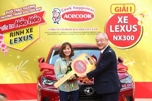 Chủ nhân cuối cùng rinh xe Lexus cùng Hảo Hảo