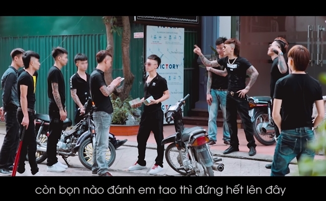 YouTube Viet: Keo nhau di lam 'nha sang tao noi dung'