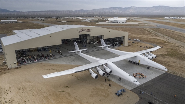 Stratolaunch - chiec may bay lon nhat the gioi cat canh lan dau