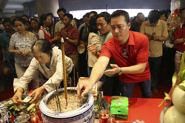 Hang ngan nguoi dan du gio To Hung Vuong tai TP.HCM