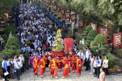 Hàng ngàn người dân dự giỗ Tổ Hùng Vương tại TP.HCM
