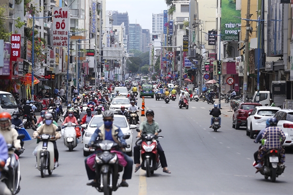 Nang nong 'vo dau' khi Sai Gon thieu bong cay xanh