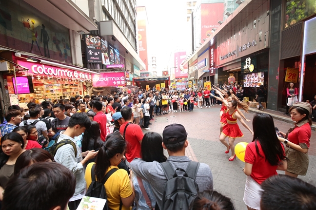 Vietjet ruc ro chao don chuyen bay dau tien Hong Kong - Phu Quoc