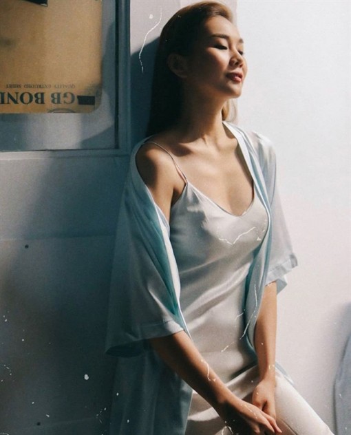 Thời trang tránh nắng nóng của sao Việt