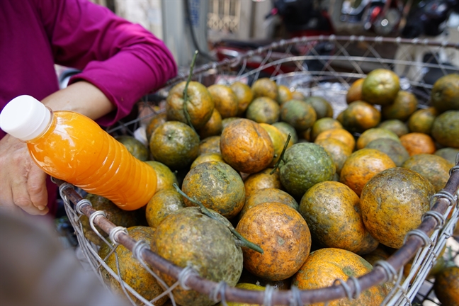 Nuoc hoa qua via he 'chay hang' trong nhung ngay Ha Noi nang nong