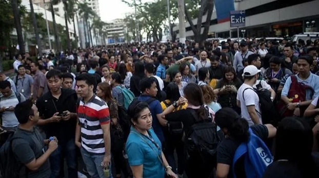 Philippines no luc tim kiem nan nhan bi chon vui sau tran dong dat gan Manila