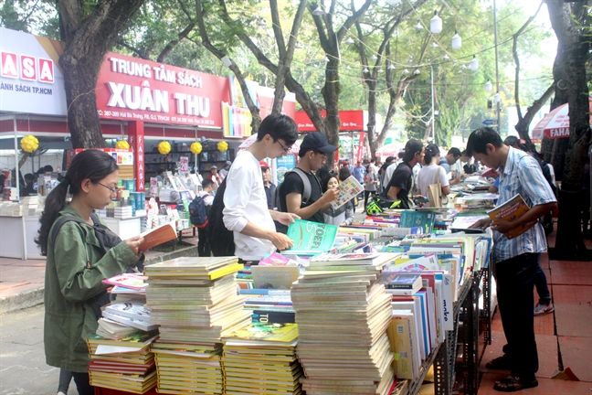 Nguoi tre Viet doc sach: Dang sau nhung best-seller