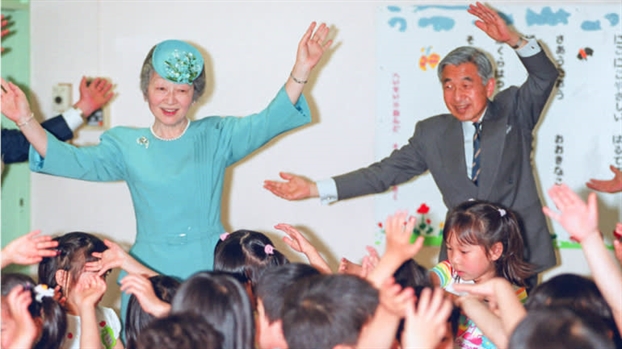 Hoang de Akihito va nhung no luc dua hoang gia Nhat Ban den voi nguoi dan, the gioi