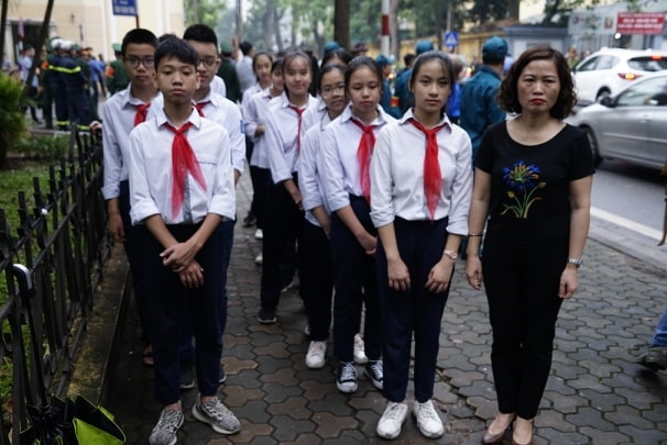 Nguoi dan thuong tiec, doi mua den tien Dai tuong Le Duc Anh