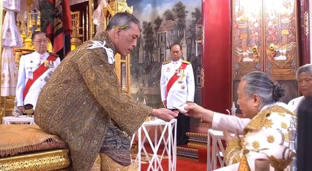 Nha vua Thai Lan dang quang