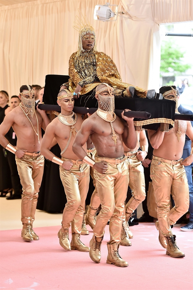 Met Gala 2019: 10 trang phuc gay soc