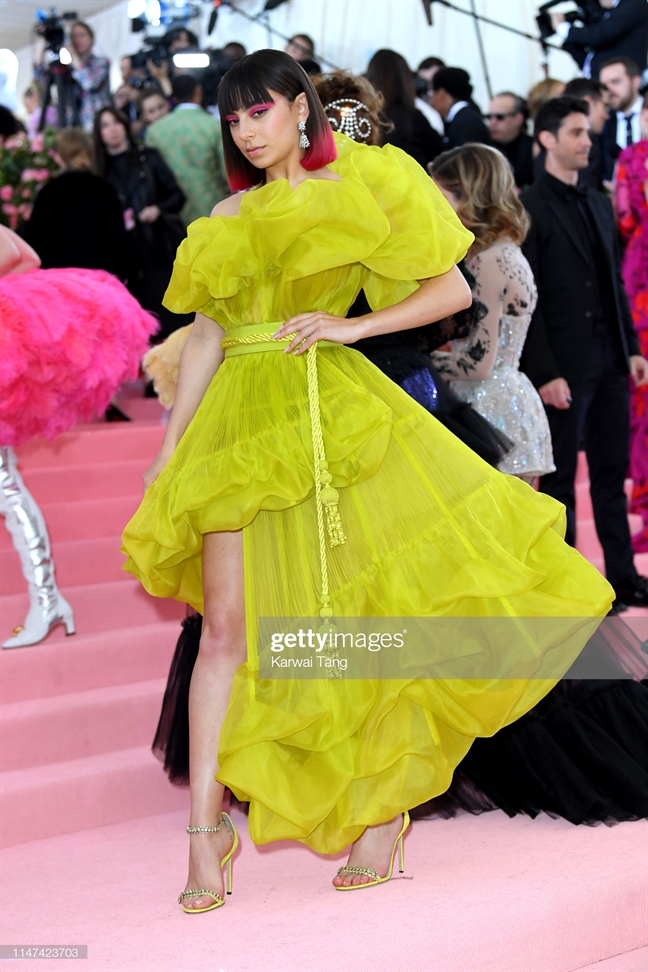 'Do mat' tim trang phuc dep tai Met Gala 2019