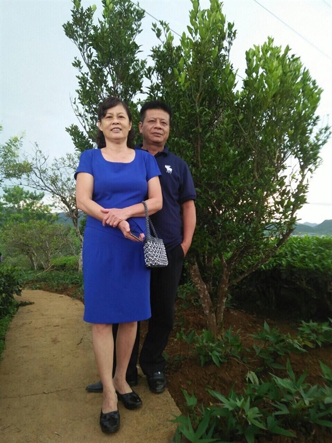 Hon 30 nam chua mot lan cai nhau, tinh gia nam tay nhau di muon phuong