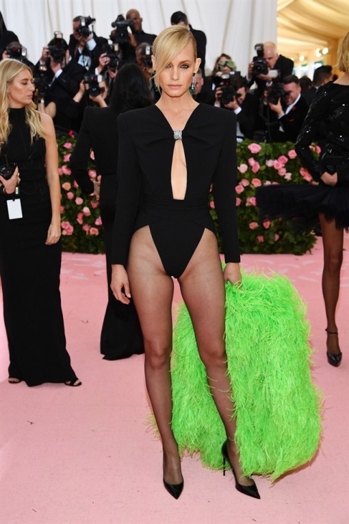 Met Gala 2019: 10 trang phục gây sốc