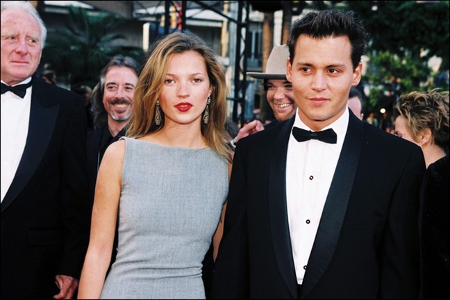 21 khoanh khac an tuong trong lich su Cannes: Tu Kate Moss tre trung den Kristen Stewart ho bao