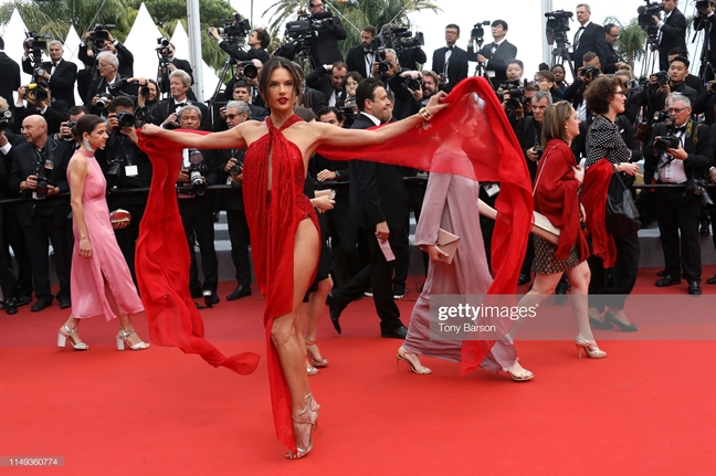 Ve dep nu tinh, sang trong chiem linh Cannes 2019 ngay thu hai