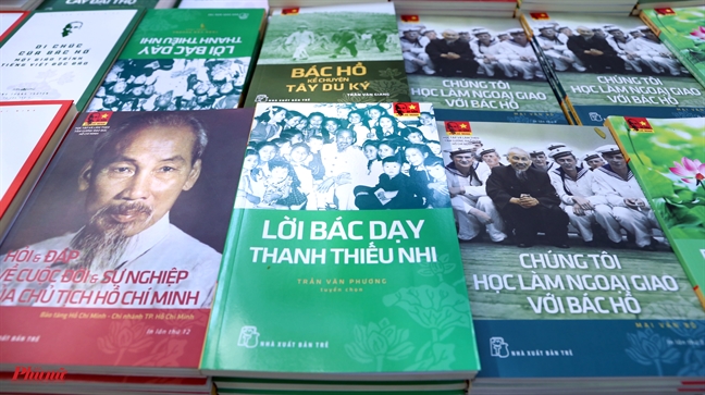 Bo sach 'Di san Ho Chi Minh': 20 nam nhin lai