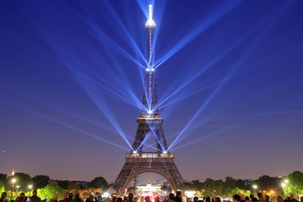 Top anh trong tuan: Nguoi dan Phap mung thap Eiffel tron 130 tuoi