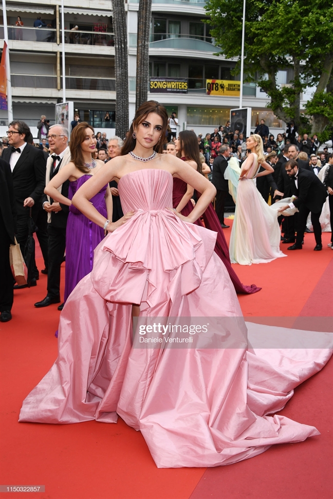 Tham do Cannes 2019 ngay thu 6: Cau hon, dua voi... vong ba