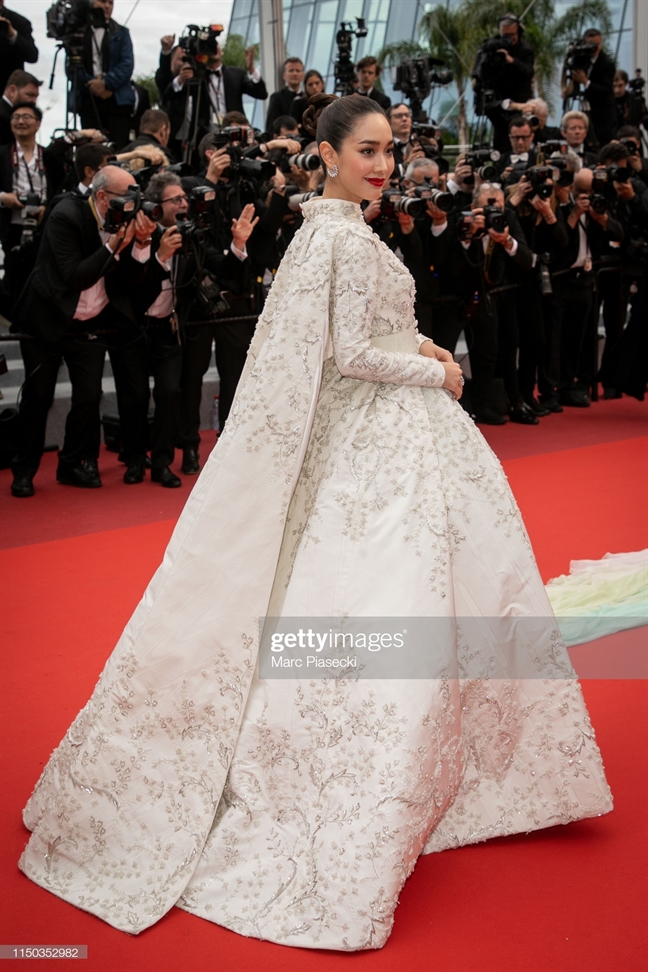 Tham do Cannes 2019 ngay thu 6: Cau hon, dua voi... vong ba