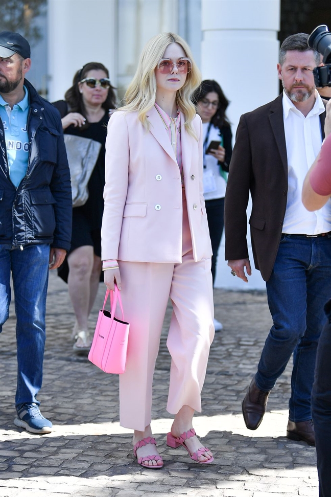 Thoi trang an tuong cua Elle Fanning tai Cannes 2019