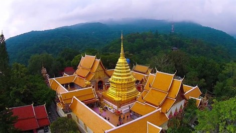 Ngôi chùa linh thiêng trên núi ở Chiang Mai