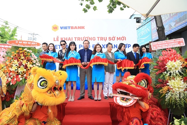 Vietbank tung bung khai truong phong giao dich Do Xuan Hop