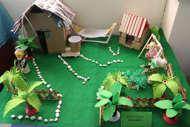 Viết tiếp hành trình vì cuộc sống xanh Hướng dẫn tự làm đồ chơi cho bé  tại nhà từ vật liệu tái chế