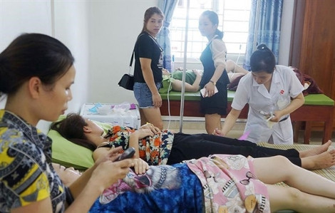 50 du khách nhập viện sau khi ăn hải sản tại Thanh Hóa
