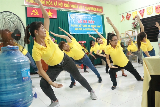 Khoe de di duong dai cung Hoi