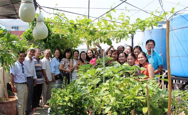 Can canh nhung gian nho lu khu trai tren san thuong Sai Gon