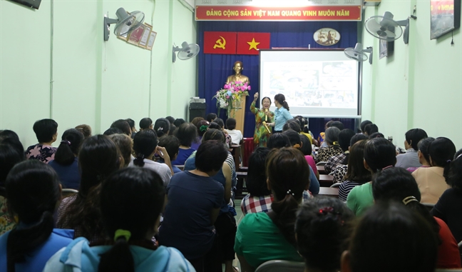 Day con tre khong nghe theo nguoi la, khong di theo nguoi la