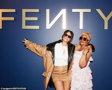 Bất ngờ về người mẫu tham gia quảng bá cho dòng thời trang mới của Rihanna