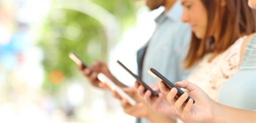 Không điện thoại, tôi buồn như thất tình