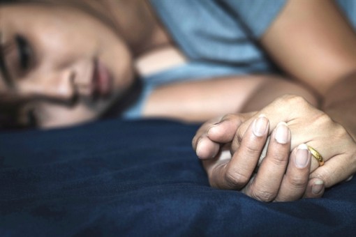 Bỏ vợ con theo gái rồi quay về xin tha thứ