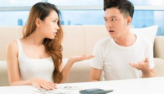 Có tiền vợ mới gật đầu 'chuyện ấy'